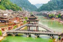 Tour Trung Quốc 5N4Đ: Phượng Hoàng Cổ Trấn - Trương Gia Giới khởi hành TP.HCM